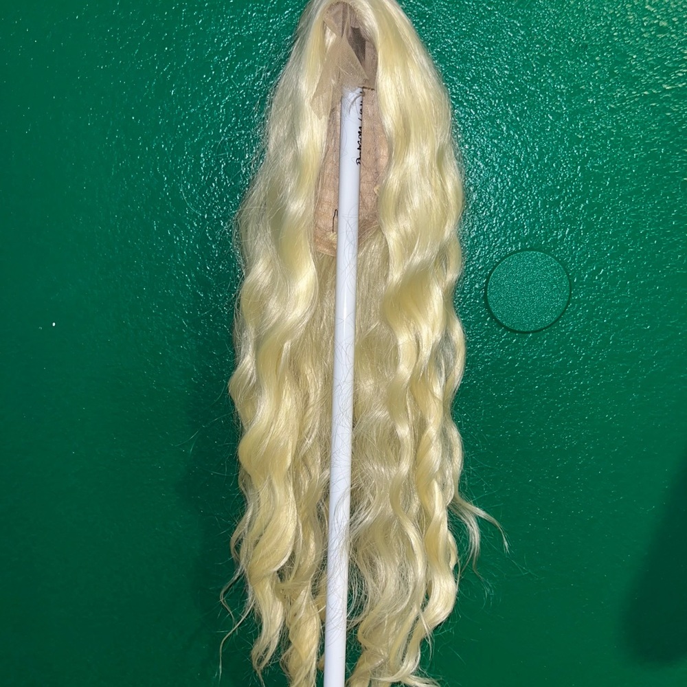 Lace front wig - Picture 4 of 5